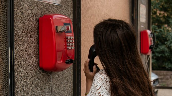 How to use social listening tools to enhance customer service in UK's telecom sector?